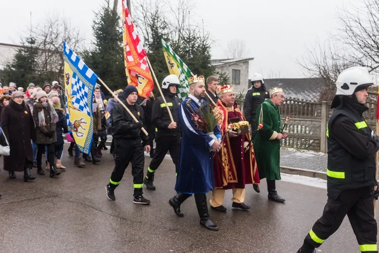 Orszak Trzech Króli w Wąsewie (zdjęcia, wideo)