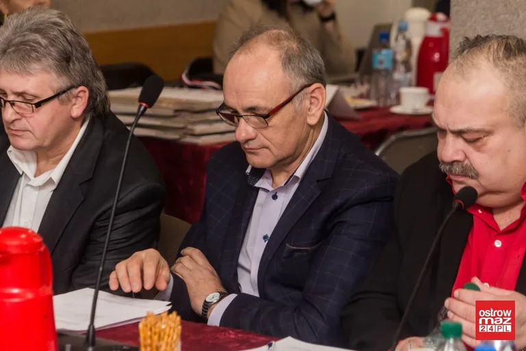 Złamano statut gminy w Małkini Górnej. Krótka sesja bez budżetu (zdjęcia)