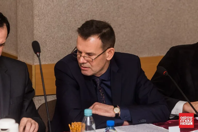Złamano statut gminy w Małkini Górnej. Krótka sesja bez budżetu (zdjęcia)