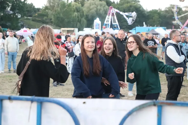 (szkiiiic) Koncertowy pierwszy dzień 46. Dni Broku i Puszczy Białej za nami. Publiczność bawiła się do późna (zdjęcia, wideo)