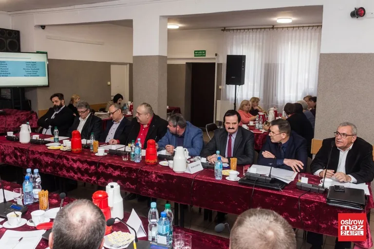 Złamano statut gminy w Małkini Górnej. Krótka sesja bez budżetu (zdjęcia)