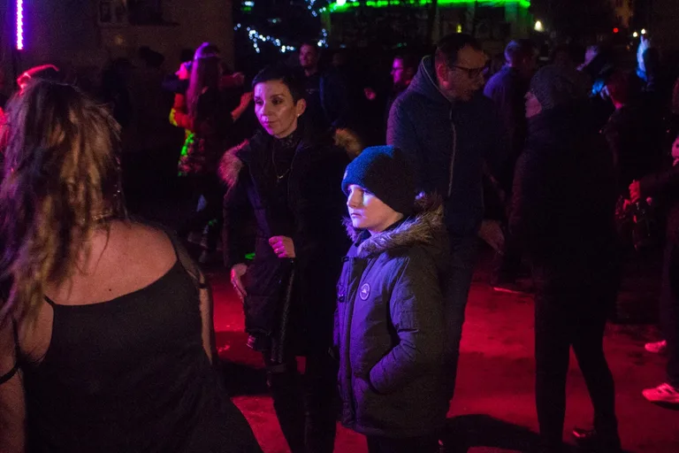 Mieszkańcy Ostrowi Mazowieckiej przywitali Nowy Rok (zdjęcia, wideo)