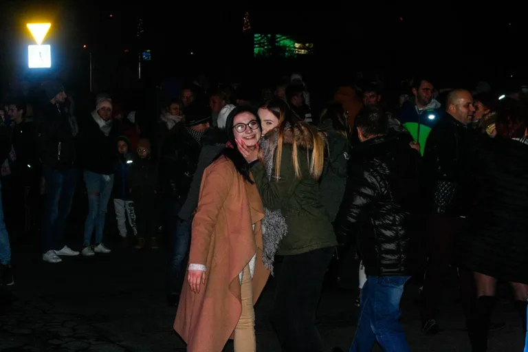 Mieszkańcy Ostrowi Mazowieckiej przywitali Nowy Rok (zdjęcia, wideo)