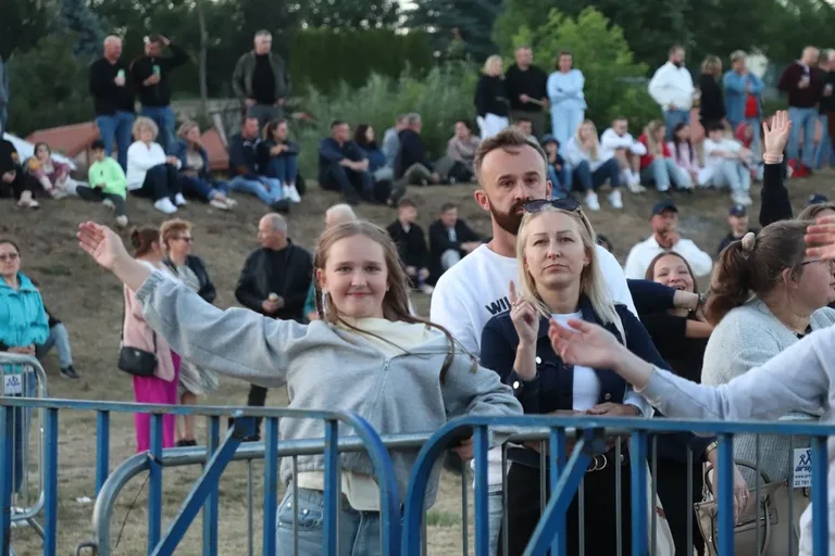 (szkiiiic) Koncertowy pierwszy dzień 46. Dni Broku i Puszczy Białej za nami. Publiczność bawiła się do późna (zdjęcia, wideo)