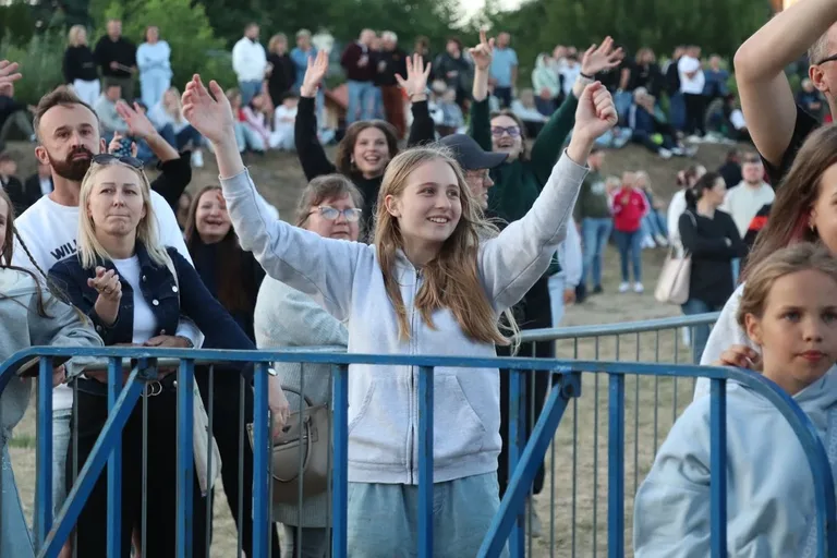 (szkiiiic) Koncertowy pierwszy dzień 46. Dni Broku i Puszczy Białej za nami. Publiczność bawiła się do późna (zdjęcia, wideo)
