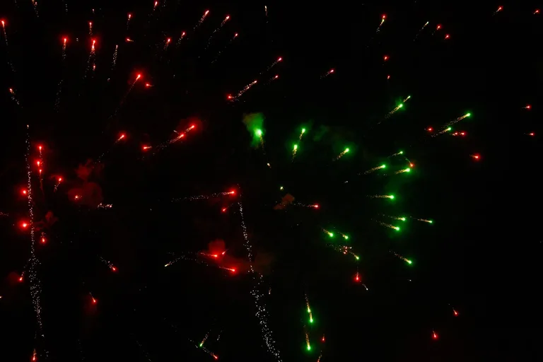 Mieszkańcy Ostrowi Mazowieckiej przywitali Nowy Rok (zdjęcia, wideo)