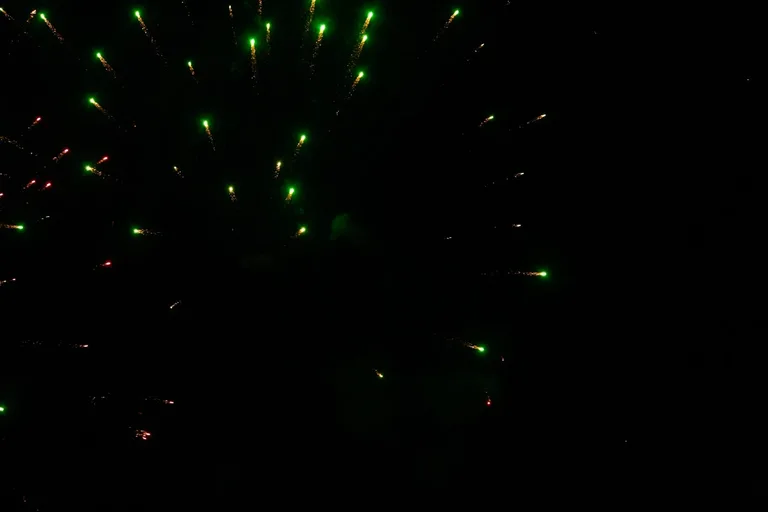 Mieszkańcy Ostrowi Mazowieckiej przywitali Nowy Rok (zdjęcia, wideo)