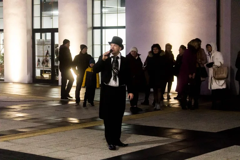 Happening Krakowskiego Teatru Ulicznego (zdjęcia, wideo)