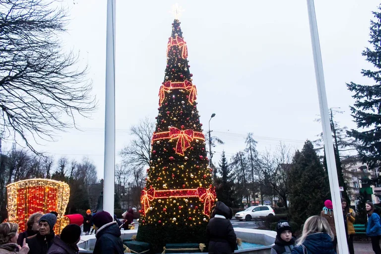 "Ulica świąteczna" przed miejskim ratuszem (zdjęcia)