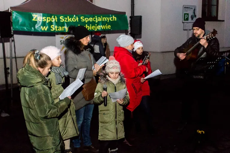"Ulica świąteczna" przed miejskim ratuszem (zdjęcia)