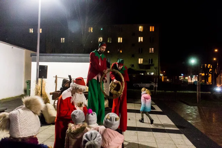 Happening Krakowskiego Teatru Ulicznego (zdjęcia, wideo)