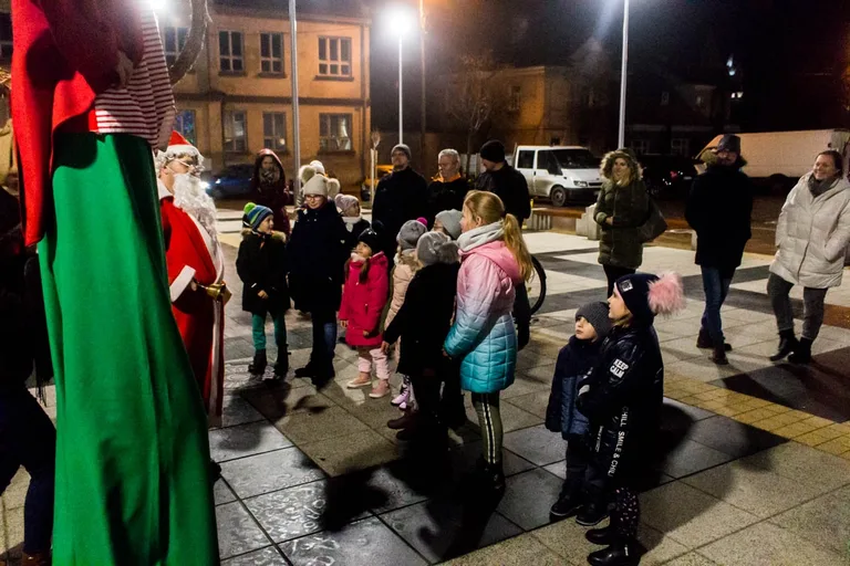 Happening Krakowskiego Teatru Ulicznego (zdjęcia, wideo)
