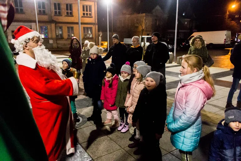 Happening Krakowskiego Teatru Ulicznego (zdjęcia, wideo)