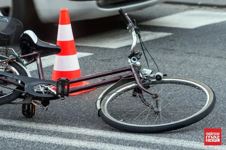 Rowerzystka pod kołami osobówki (zdjęcia)