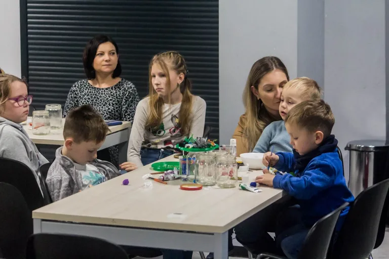 Świąteczne warsztaty w ostrowskiej bibliotece (zdjęcia)