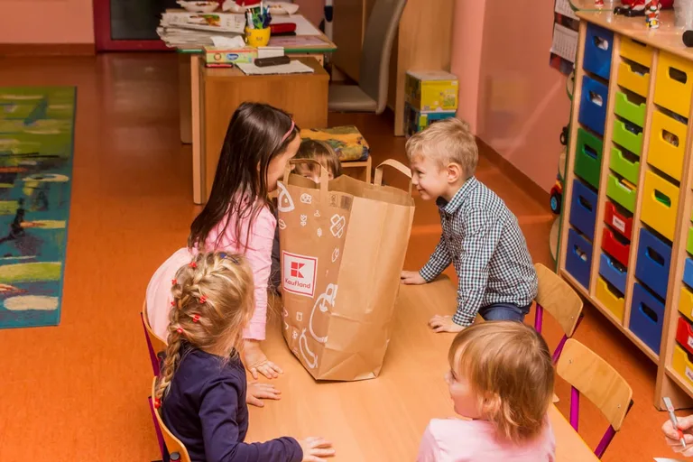 "Skąd się biorą produkty ekologiczne". Program edukacyjny w ostrowskim przedszkolu (zdjęcia)