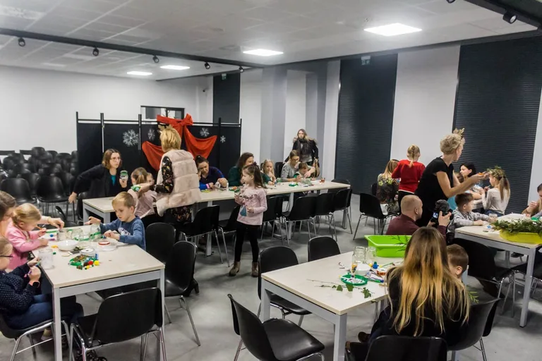Świąteczne warsztaty w ostrowskiej bibliotece (zdjęcia)