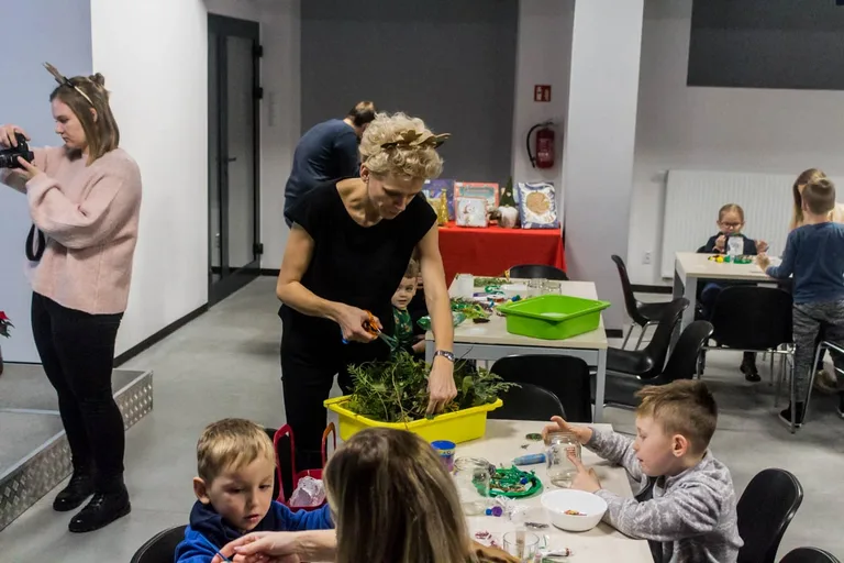 Świąteczne warsztaty w ostrowskiej bibliotece (zdjęcia)