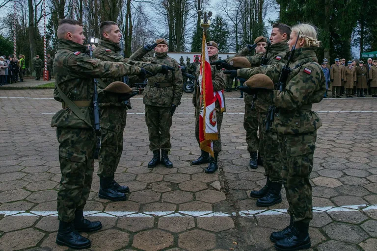 Mieszkańcy powiatu ostrowskiego w szeregach WOT (zdjęcia)
