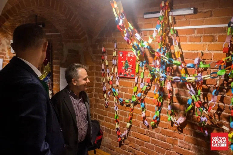 "Merry Kiczmas". Wystawa w Jatkach zainaugurowana (zdjęcia, wideo)