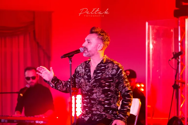 Ostrów Mazowiecka zaczarowana. Rozbrzmiał talent Mateusza Ziółki (zdjęcia, wideo)