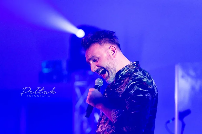 Ostrów Mazowiecka zaczarowana. Rozbrzmiał talent Mateusza Ziółki (zdjęcia, wideo)