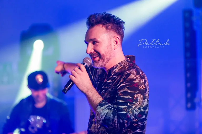 Ostrów Mazowiecka zaczarowana. Rozbrzmiał talent Mateusza Ziółki (zdjęcia, wideo)