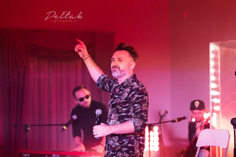 Ostrów Mazowiecka zaczarowana. Rozbrzmiał talent Mateusza Ziółki (zdjęcia, wideo)