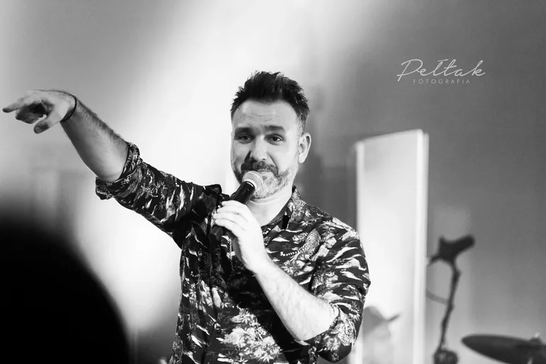 Ostrów Mazowiecka zaczarowana. Rozbrzmiał talent Mateusza Ziółki (zdjęcia, wideo)