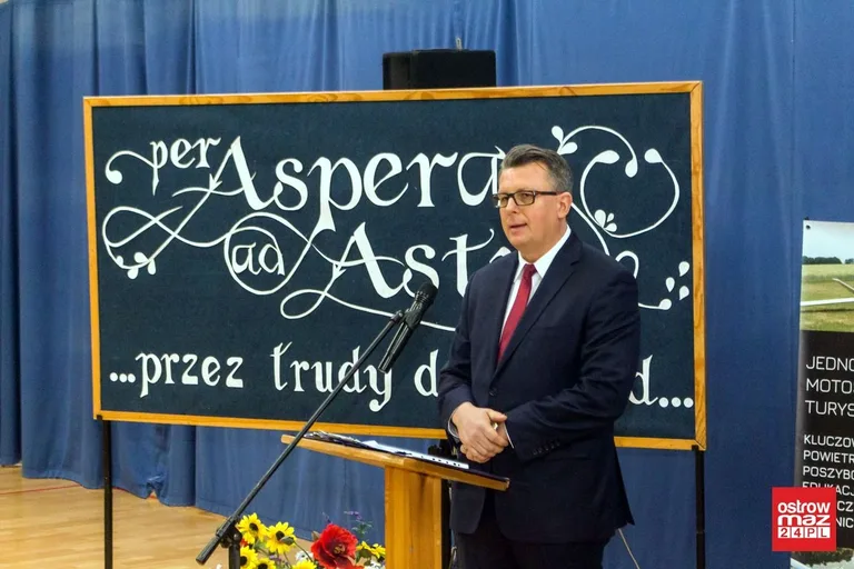 Ślubowanie uczniów Technikum Lotniczego w Nagoszewie (zdjęcia, wideo)