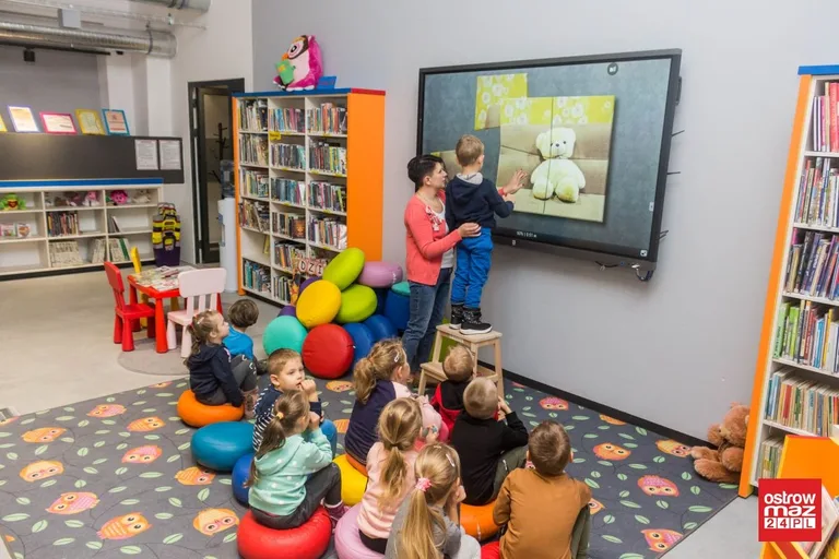 Dzień Pluszowego Misia w ostrowskiej bibliotece (zdjęcia)