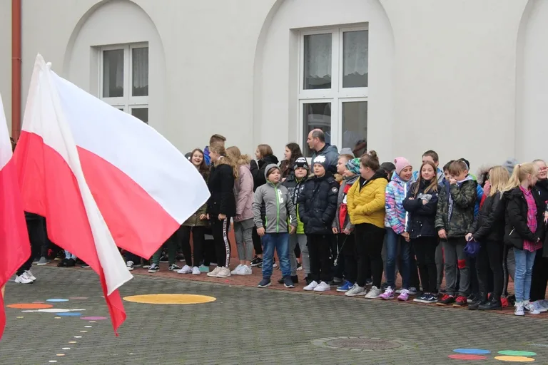 Święto Niepodległej w ostrowskiej "jedynce" (zdjęcia)