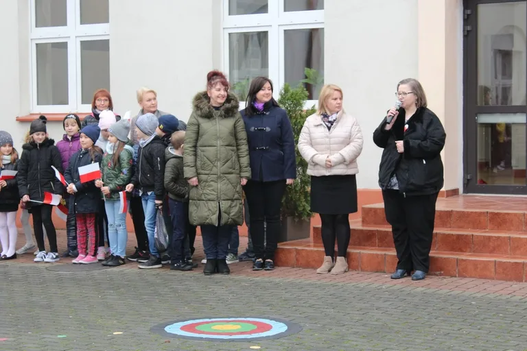 Święto Niepodległej w ostrowskiej "jedynce" (zdjęcia)