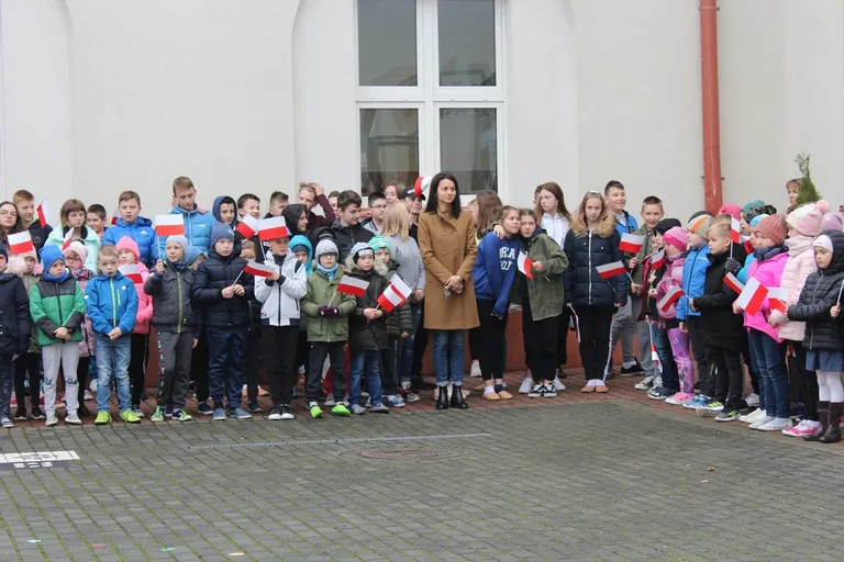Święto Niepodległej w ostrowskiej "jedynce" (zdjęcia)