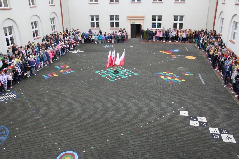 Święto Niepodległej w ostrowskiej "jedynce" (zdjęcia)