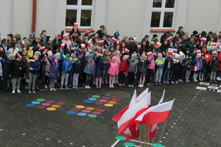 Święto Niepodległej w ostrowskiej "jedynce" (zdjęcia)