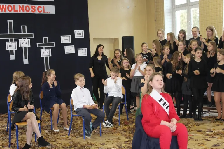 Święto Niepodległej w ostrowskiej "jedynce" (zdjęcia)
