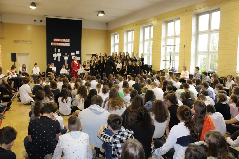 Święto Niepodległej w ostrowskiej "jedynce" (zdjęcia)