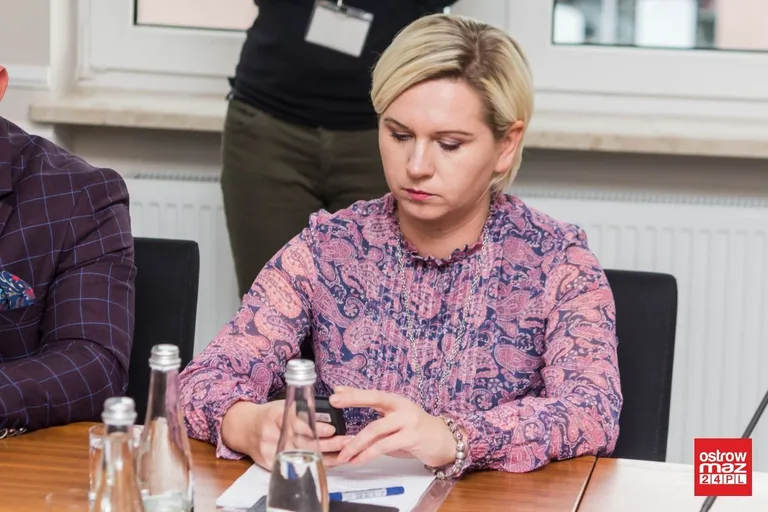 Sesja rady powiatu z żałobą w tle (zdjęcia, wideo)