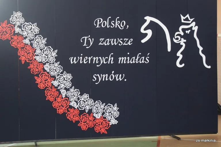 Święto niepodległości w małkińskim Staszicu (zdjęcia)