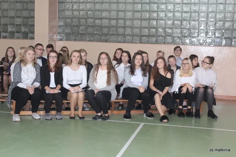 Święto niepodległości w małkińskim Staszicu (zdjęcia)