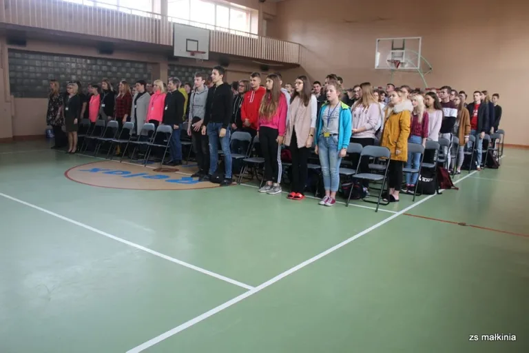 Święto niepodległości w małkińskim Staszicu (zdjęcia)