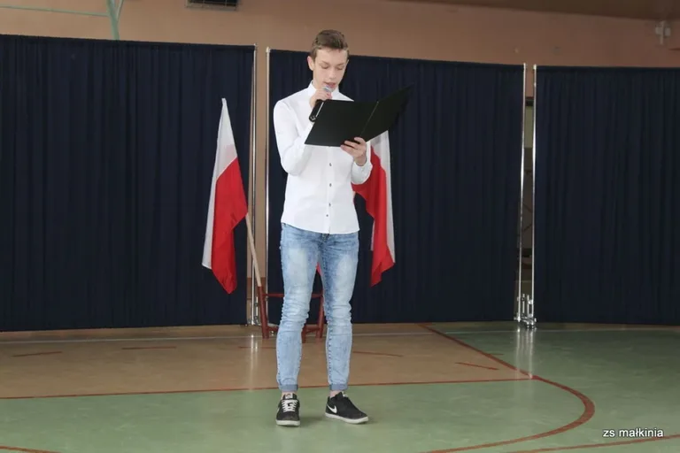 Święto niepodległości w małkińskim Staszicu (zdjęcia)