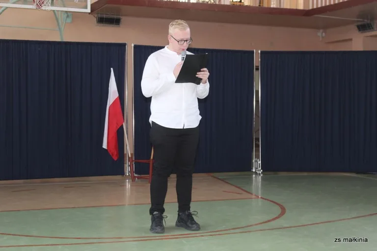 Święto niepodległości w małkińskim Staszicu (zdjęcia)