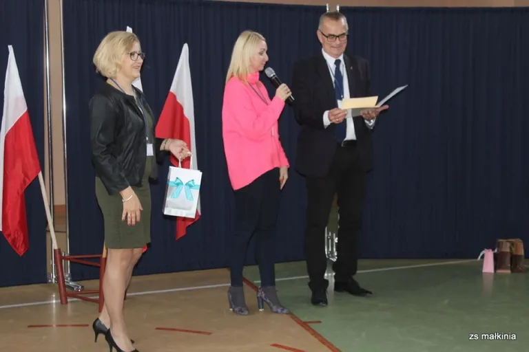 Święto niepodległości w małkińskim Staszicu (zdjęcia)