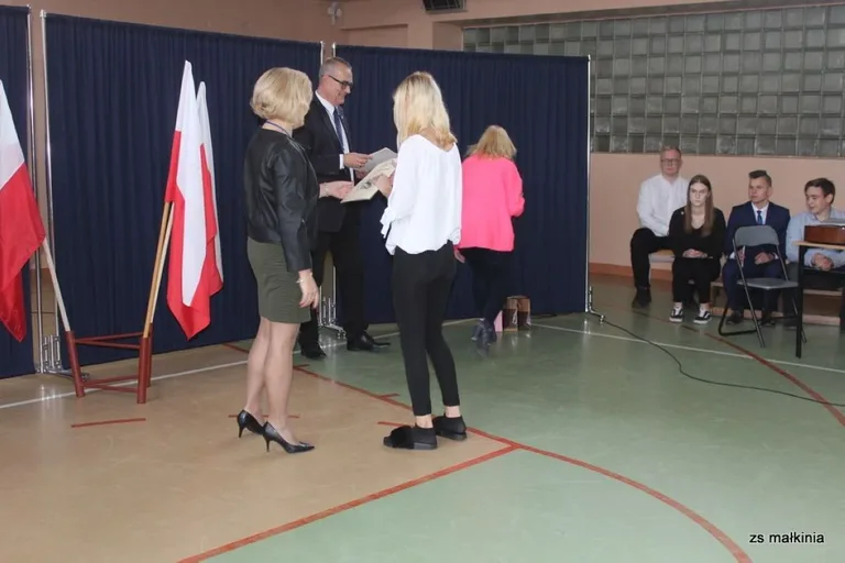 Święto niepodległości w małkińskim Staszicu (zdjęcia)