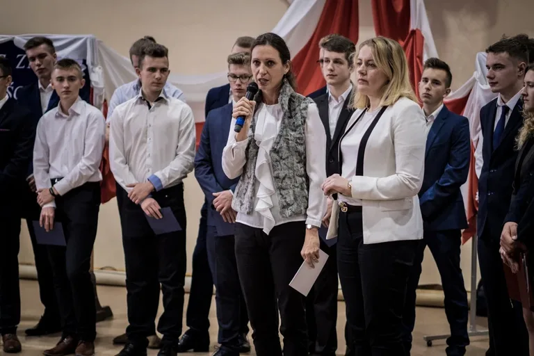 Obchody Święta Niepodległości w ostrowskim Ekonomiku (zdjęcia)