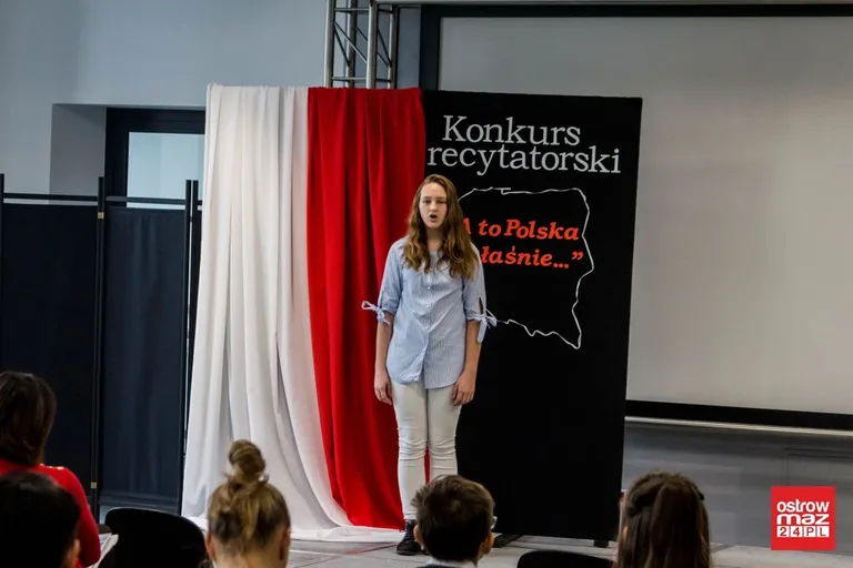 Konkurs recytatorski w starej elektrowni (zdjęcia, wideo)