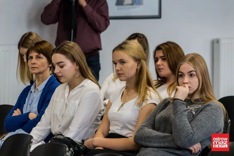 Konkurs recytatorski w starej elektrowni (zdjęcia, wideo)
