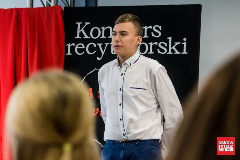 Konkurs recytatorski w starej elektrowni (zdjęcia, wideo)